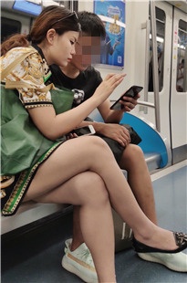 4K-超级街拍美腿美女[568M/MP4]