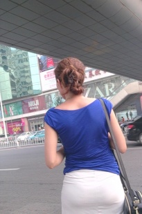 蓝衣白色短裙包臀MM[390M/MP4]