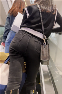 走路带风的长腿紧牛小姐姐KL166[3.19G]