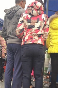 深蓝紧身铅笔裤丰臀MM [417M/MOV]