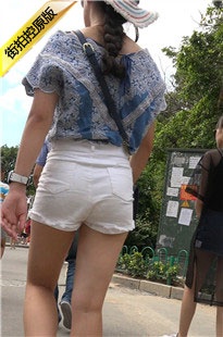 街拍白热裤紧臀少女[366M/MP4]