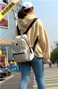 极品破膝浅蓝紧身牛仔裤美眉[3.15G/MP4]