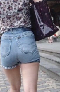 熟女的紧牛热裤[126M/MP4]