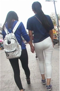 很不错的两个妹子[235M/MP4]