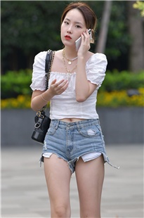 迷人的热裤美女，太凉快了吧3A998[1.1G]