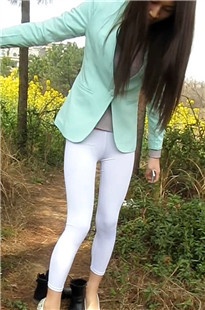 极品美女野外换丝[1.12G/AVI]