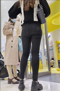 小妹的翘屯想捏一把KL064[429M]