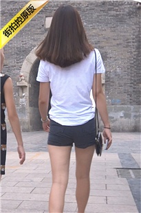 白衣热裤长发美眉[116M/MTS]