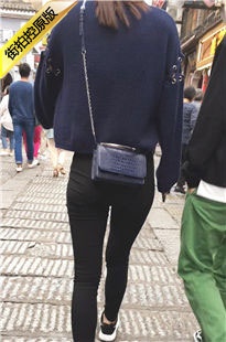 黑色紧身裤美眉[1.04G/AVI]