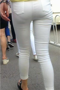 迷人的白裤美少女[104M/MP4]