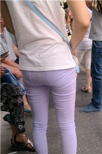 丰满圆臀紧身裤小学妹[148M/MP4]