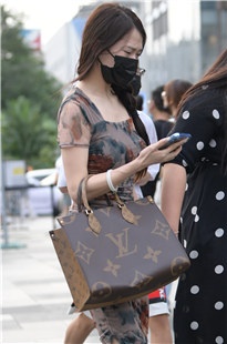 蜂腰润屯美女3A5651[2.08G]