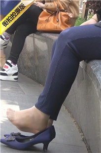 4K-眼镜MM脱高跟短肉丝晾脚[4.62G/MP4]