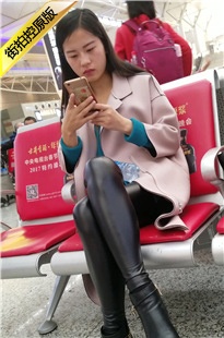 4K-高跟黑色紧身皮裤长发极品长腿美眉[663M/MP4]