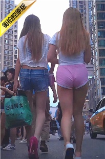 跟拍两个高挑美女买小吃[294M/MOV]