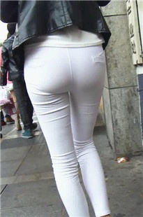 白裤紧臀MM，如此饱满[108M/MP4]