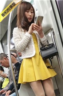4K-地铁拍摄白衣黄色短裙肉丝高跟极品美女[1.01G/MP4]