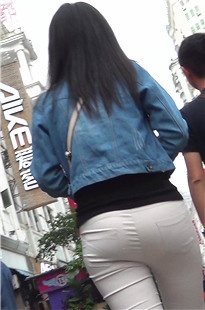 圆润丰臀白裤MM，PP很吸引人[561M/MTS]