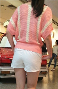 白紧热裤宽臀MM [81.2M/MOV]