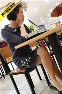 4K-深色连衣裙街拍肉丝MT[479M/MP4]