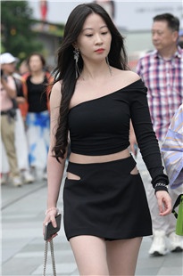 聪慧的眼神和大长腿是点睛之处，通体显气质3A7672[1.38G]