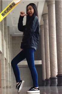 牛仔裤妹子热舞自拍[1.26G/MOV]