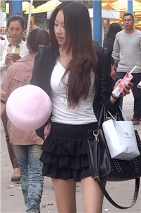 两个极品MM，身材就是好[350M/MP4]