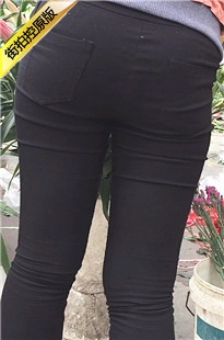 黑色紧身裤妹子街边买盆栽[209M/MOV]