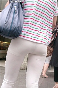 白裤MM紧臀[228M/MP4]