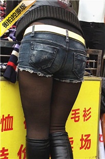 服装店黑丝牛仔短裤xinggan美臀shaofu[694M/MOV]