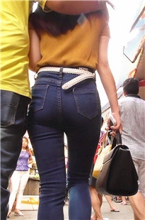 安静的牛仔裤萌妹子[111M/MTS]