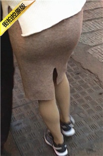 街拍后开叉紧身包臀裙性感饱满翘臀美眉[195M/MOV]