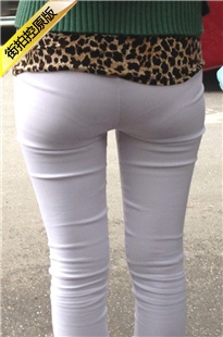 等车的白色紧裤xinggan宽臀shaofu[897M/MOV]