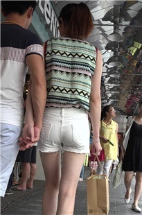 白热裤紧臀MM[135M/MP4]