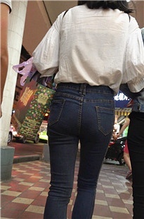 极品牛仔裤小MM臀部就是浑圆紧翘[485M/MP4]