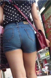 【纳兰xing急原创作品】热牛川妹丰满紧翘[1.01G/MP4]