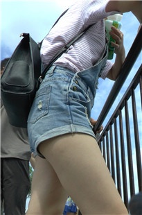 兰热牛横纹白短袖黑背包MM [195M/M2TS]