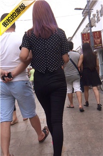 戴口罩的黄发黑色铅笔裤妹子[289M/MTS]