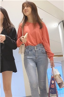 极品紧身牛仔裤美女JS233[4.81G]