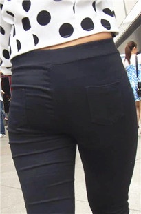 今年流行黑色紧身窄脚裤[166M/MP4]