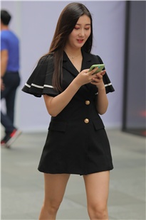 甜美的美腿小姐姐3A3020[1.01G]