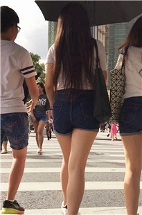 两个青春洋溢的热裤紧臀小妹[430M/MOV]