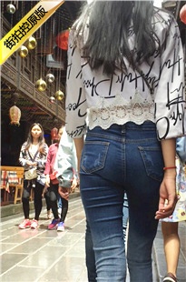 性感紧身牛仔裤翘臀小妹[469M/MOV]