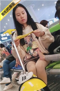 4K-辣妈肉丝街拍MT[842M/MP4]