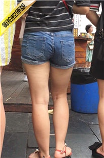 极品翘臀牛仔热裤美眉[420M/MOV]