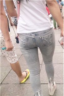 灰牛妹子饱满的屁屁[126M/MP4]