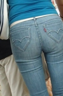 彩金龙大师作品--紧身牛仔MM[169M/MP4]