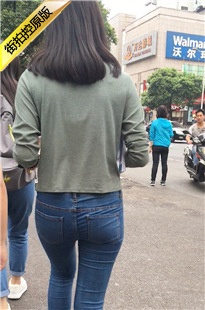 蓝色紧身牛仔裤极品圆润翘臀美眉[522M/MOV]