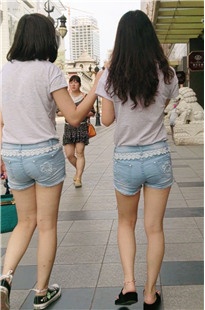 极品热裤紧臀妹纸[261M/MP4]