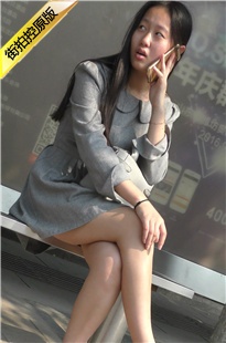 4K-灰色连衣裙红色高跟鞋美眉[438M/MP4]